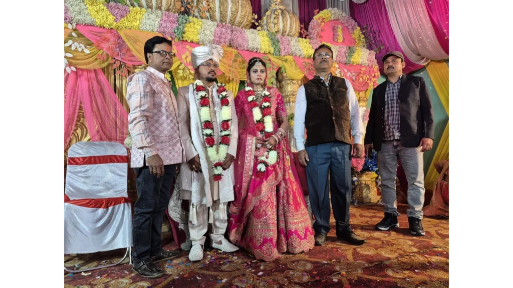 गाजे-बाजे और आतिशबाजी के बीच सुनिधि के हुए विवेक, नम आंखों से हुई विदाई : Chakia Wedding