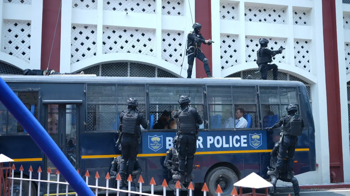 पटना उच्च न्यायालय परिसर में आतंकवाद निरोधक दस्ते का मॉक