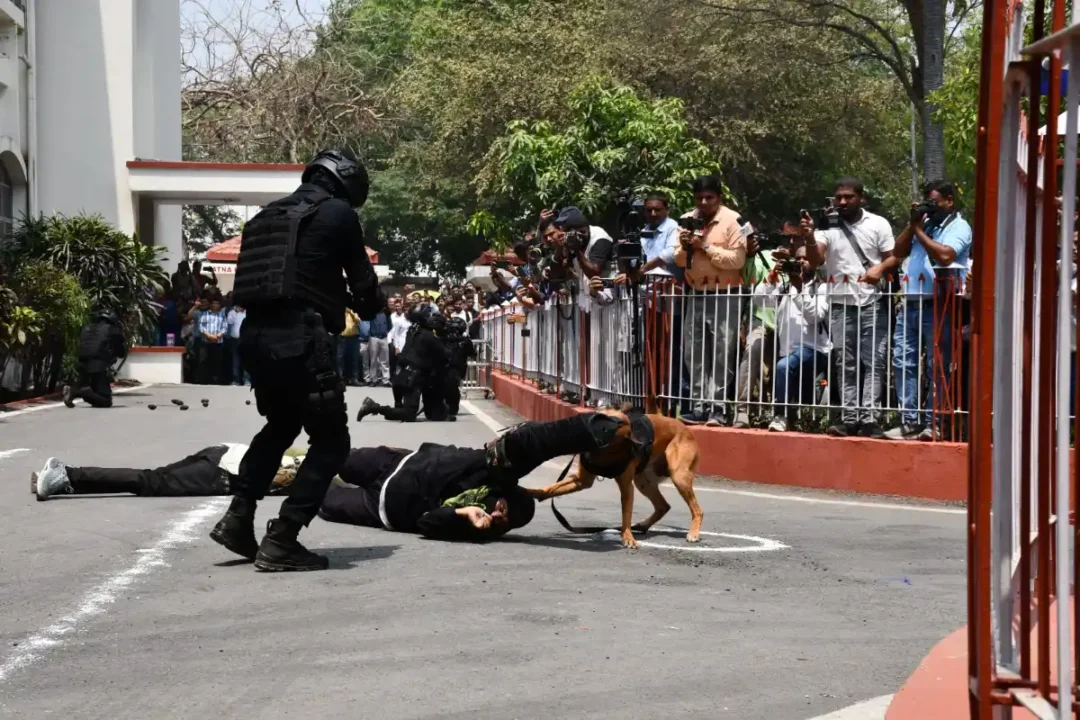 पटना उच्च न्यायालय परिसर में आतंकवाद निरोधक दस्ते का मॉक ड्रिल! सुरक्षा बलों ने दिखाई अपनी भारी तत्परता