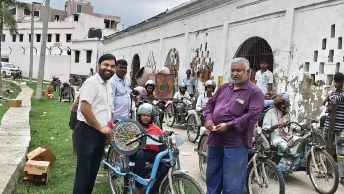 दिव्यांगजनों को मिली नई गति दरभंगा में सहायक निदेशक आशीष