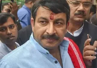 मनोज तिवारी के बड़े भाई साधु शरण तिवारी का काशी में अंतिम संस्कार, मणिकर्णिका घाट पर नम आंखों से दी विदाई