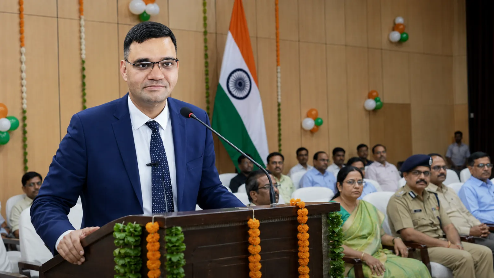 IAS रिंकू सिंह राही बोले भगत सिंह आज के हिसाब से बेवकूफ थे, किसानों और अंग्रेजों पर भी कही बात