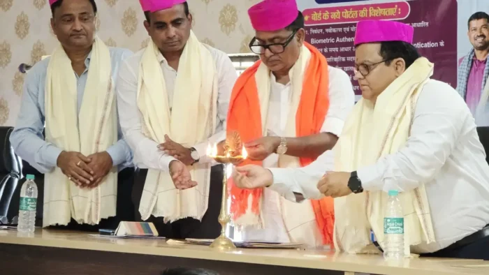 बिरौल Darbhanga News: बिरौल में 30 निर्माण श्रमिकों को साइकिल का सहारा, बाल श्रम के खिलाफ भी दिलाई गई शपथ