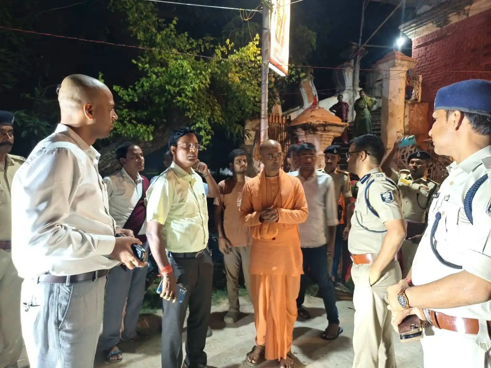 दरभंगा में कृष्ण जन्माष्टमी की तैयारी तेज, डीएम और एसएसपी ने शुभंकरपुर इस्कॉन मंदिर का किया संयुक्त निरीक्षण