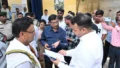 Gopalganj News: हथुआ अंचल में अचानक पहुंचे डीएम, लंबित परिमार्जन आवेदनों पर जताई नाराजगी