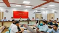 Darbhanga News: DM की बैठक में योजनाओं से लेकर जन शिकायतों तक की समीक्षा, अधिकारियों को समयबद्ध कार्रवाई के निर्देश