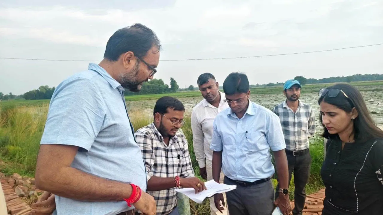 Darbhanga News: बिरौल में केंद्रीय विद्यालय की उम्मीद को मिली नई जमीन, डुमरी में प्रस्तावित स्थल का डीएम ने किया निरीक्षण