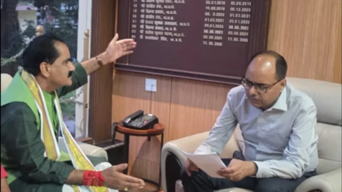 गोपाल जी ठाकुर Darbhanga News: बाढ़ से सिंचाई तक दरभंगा के जल प्रबंधन पर बड़ा फोकस, गोपाल जी ठाकुर की जल संसाधन सचिव से हुई अहम चर्चा