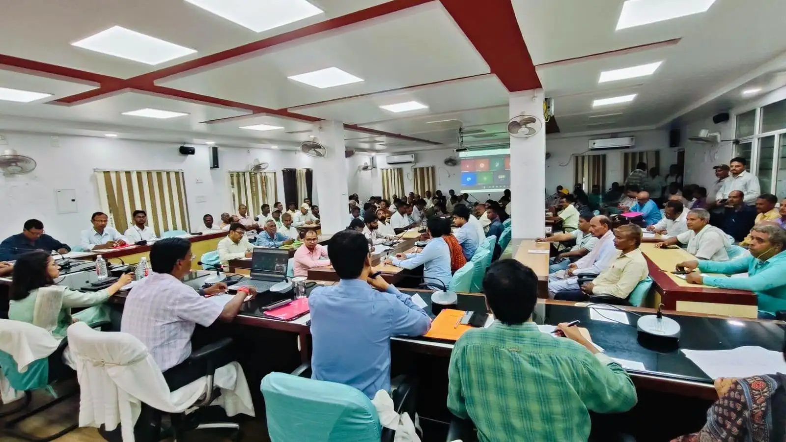 Darbhanga News दरभंगा में किसानों की आधी रजिस्ट्री ही पूरी
