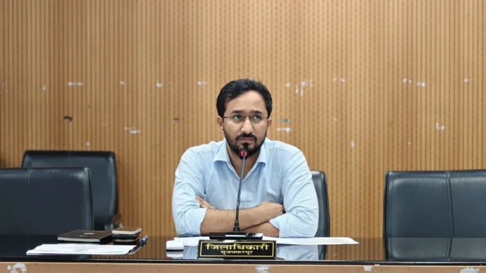 DDC Muzaffarpur News: विकास योजनाओं की धीमी रफ्तार पर DDC सख्त, 72 में से सिर्फ 14 आंगनवाड़ी केंद्रों का काम शुरू होने पर जताई नाराजगी