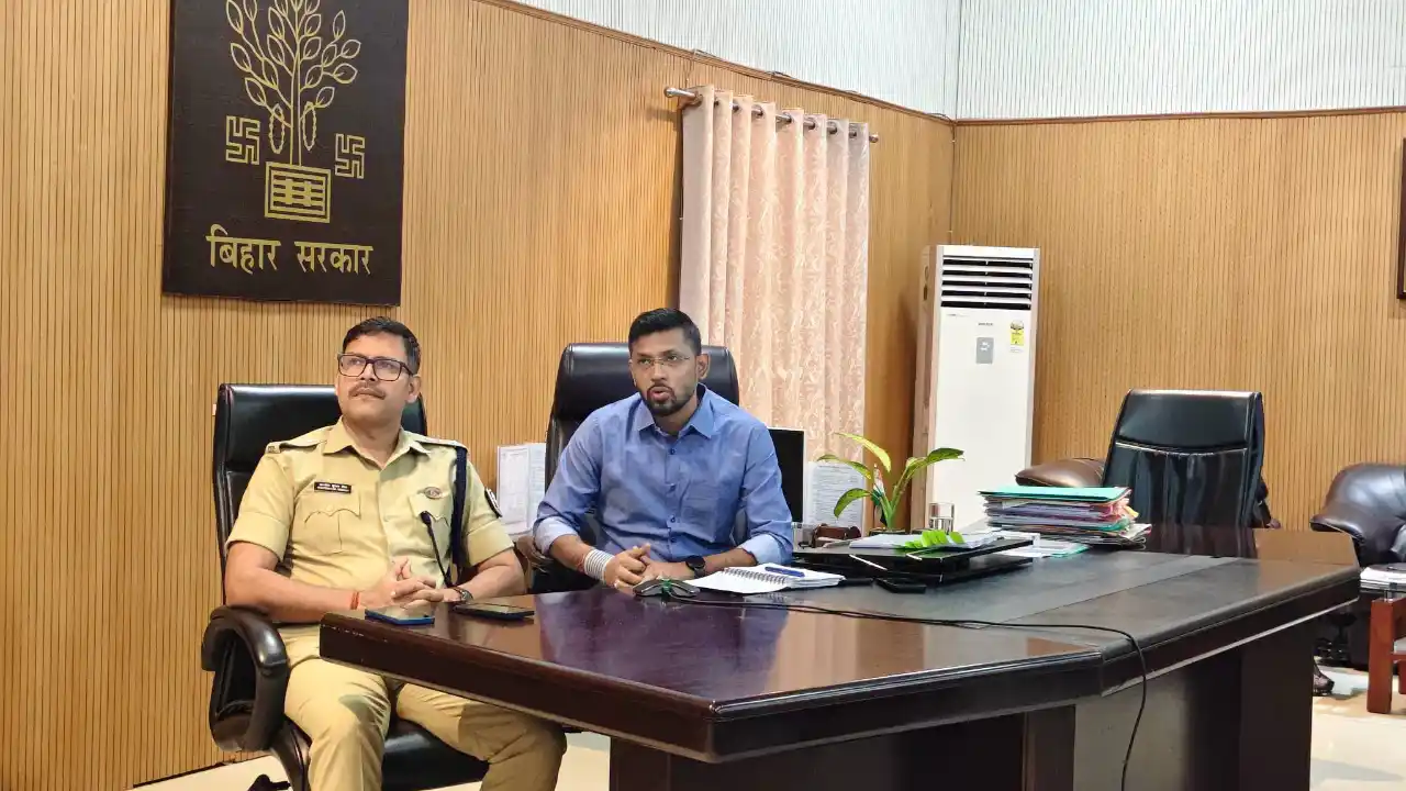 Muzaffarpur News: अब रात में भी बढ़ेगी पुलिस की गश्ती, कॉलेज-कोचिंग के आसपास मनचलों पर कार्रवाई के निर्देश