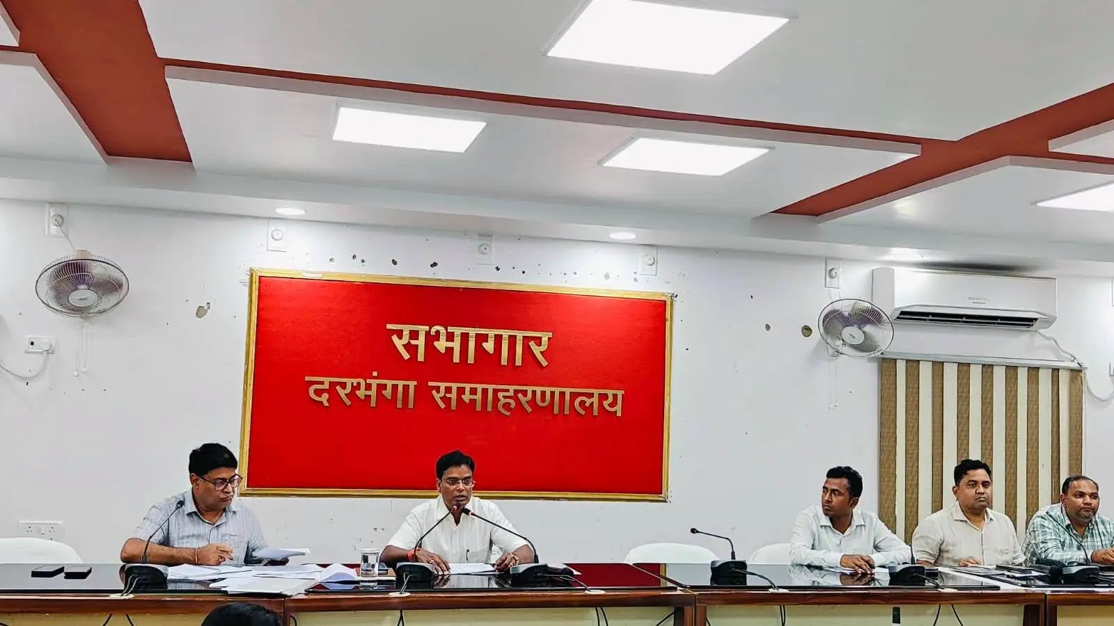 दरभंगा में खाद खरीदने की व्यवस्था हुई आसान, OTP और QR Code से होगी उर्वरक की बिक्री