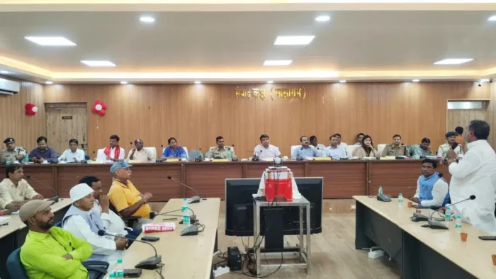 दुर्गापूजा Rohtas News: दुर्गापूजा और छठ को लेकर शांति समिति की बैठक, DJ पर पूर्ण प्रतिबंध और CCTV से निगरानी के निर्देश