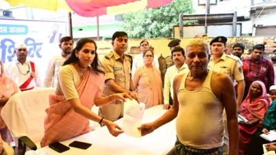 Bhagalpur News: ‘सबका सम्मान, जीवन आसान’ के तहत पुरैनी पहुंची डीएम अलंकृता पांडे, मौके पर ही निपटेंगी ग्रामीणों की समस्याएं