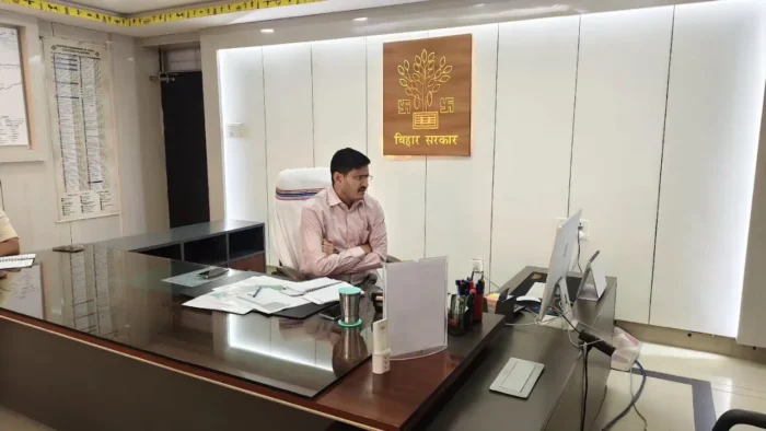 Bhojpur News: गंगा नदी खतरे के निशान से 60 सेमी ऊपर, DM ने ज़ूम पर की आपात बैठक, आम लोगों के लिए अलर्ट जारी