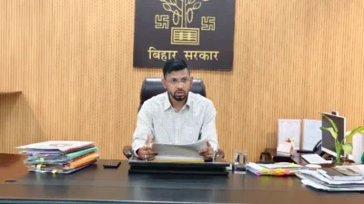 जनता दरबार Muzaffarpur News: मुजफ्फरपुर में घटने लगा नदियों का जलस्तर, अब बीमारी रोकने और सड़क-फसल नुकसान के मुआवजे पर फोकस, DM ने दिए SOP निर्देश