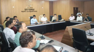 Patna News: पटना में बारिश और बाढ़ से टूटी सड़कों पर DM सख्त: 7 दिनों का अल्टीमेटम, ‘मिशन मोड’ में दुरुस्त होंगे रास्ते