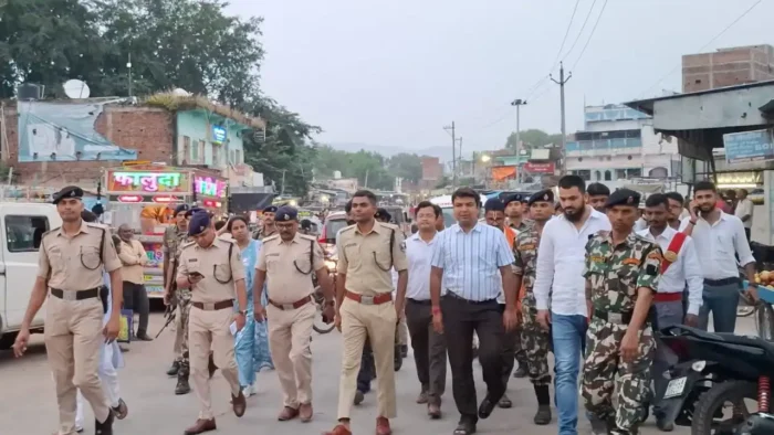 रोहतास Rohtas News: दुर्गा पूजा और छठ पर रोहतास में सुरक्षा का कड़ा पहरा, सड़कों पर उतरे DM-SP; CCTV और रूट पर सख्त निर्देश